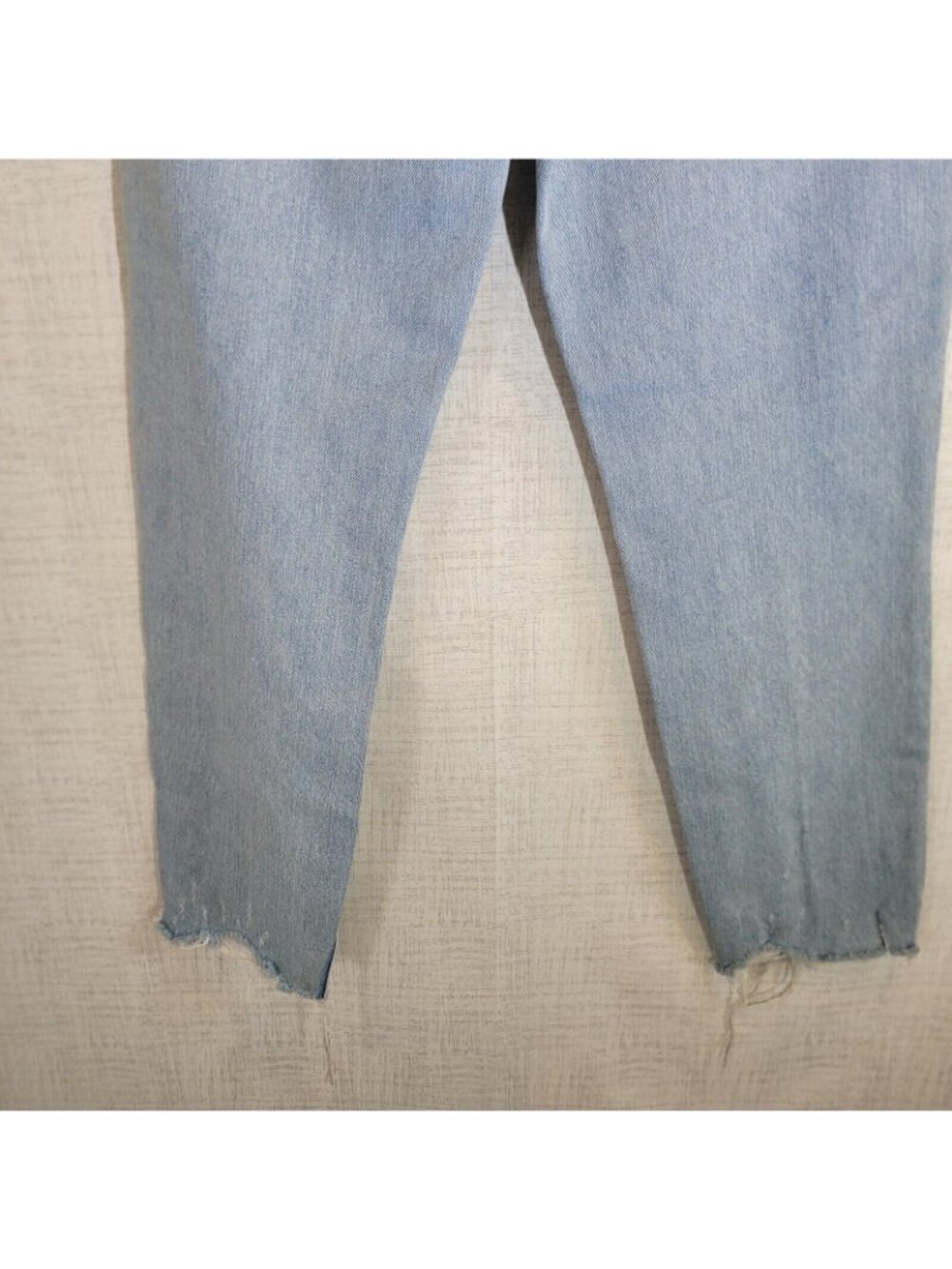 We The Free Jeans Women 26 Blue Tapered Button Fly Distressed Hi Rise Raw Hem - Picture 10 of 11